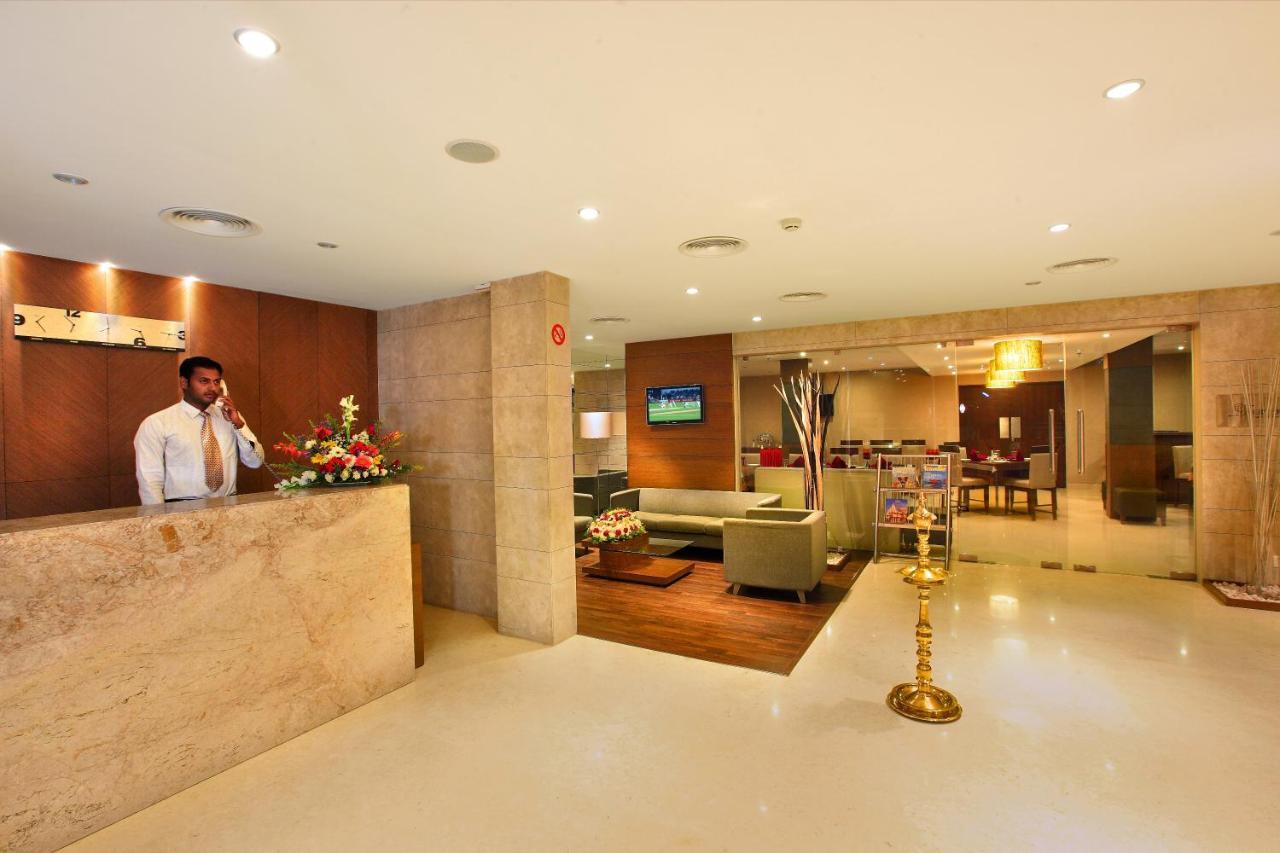 Park Residency Adoor Hotel Adur Ngoại thất bức ảnh