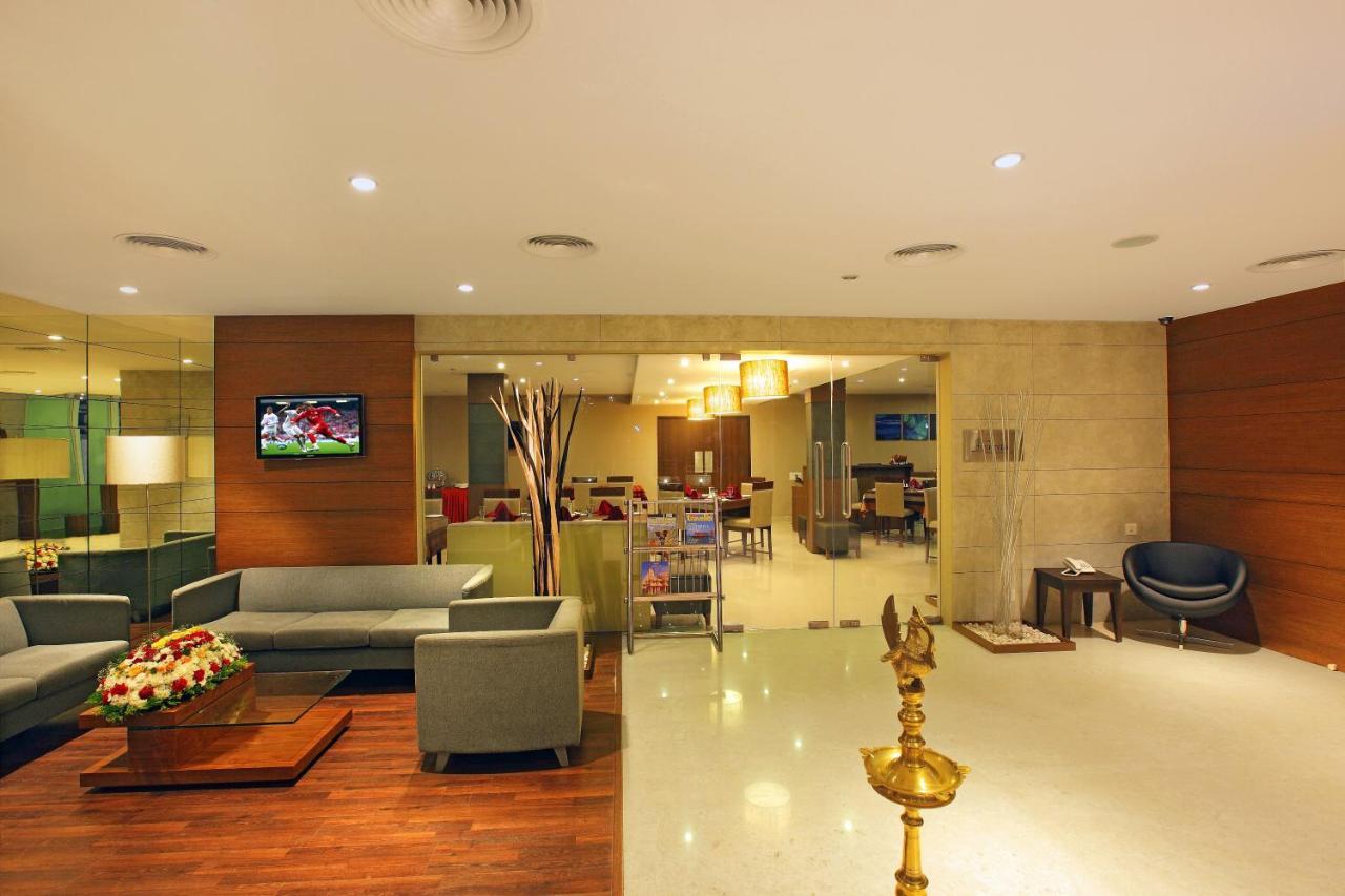 Park Residency Adoor Hotel Adur Ngoại thất bức ảnh